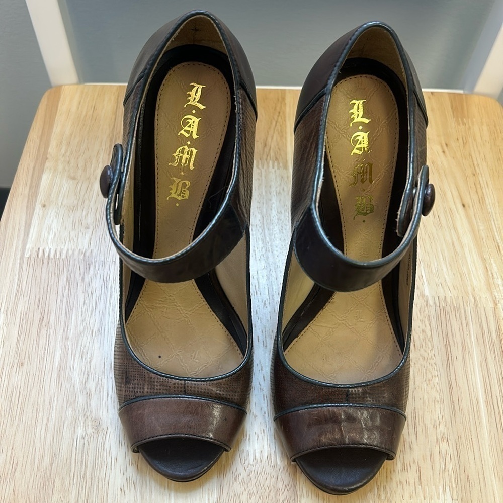 L.A.M.B. Hannah Brown Leather Women’s Heels Size 8.5M Made in Brazil - Picture 3 of 12